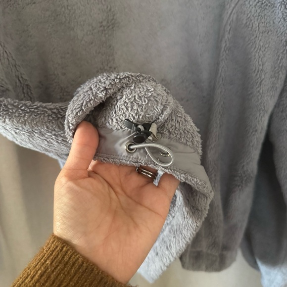 The North Face Soft Gray Sherpa Jacket - Picture 7 of 7